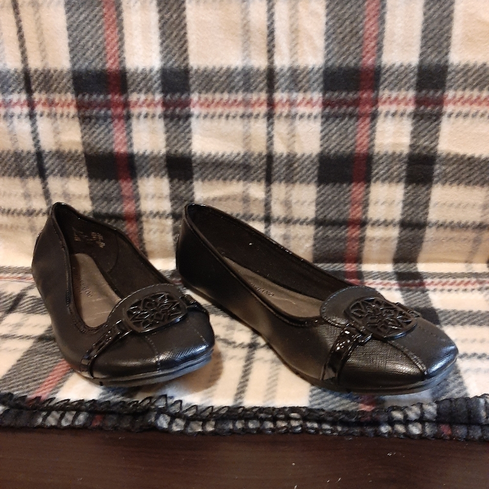 Black flats